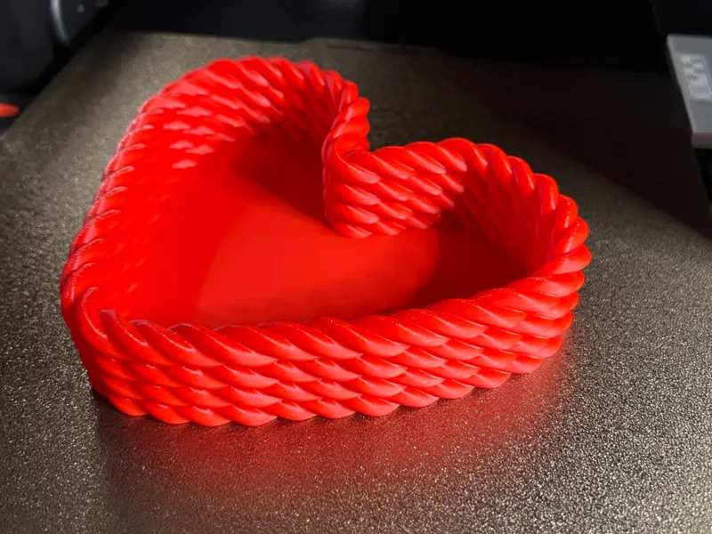 Rope heart bowl