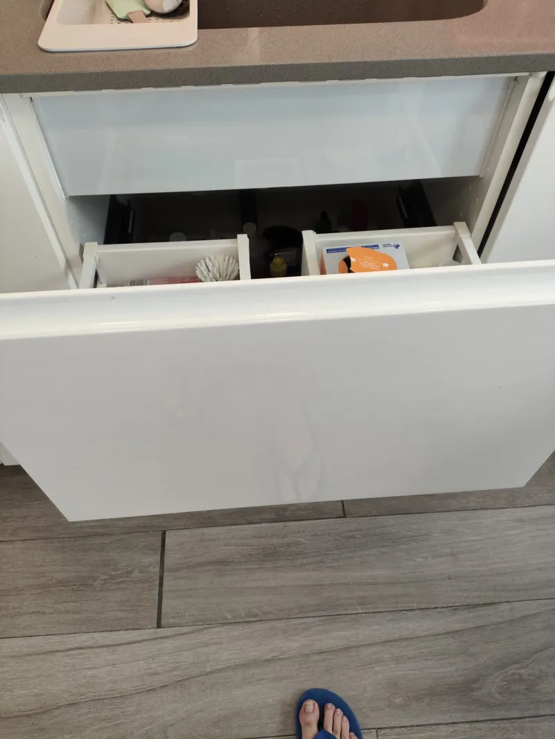 Embellecedor bajo fregadero