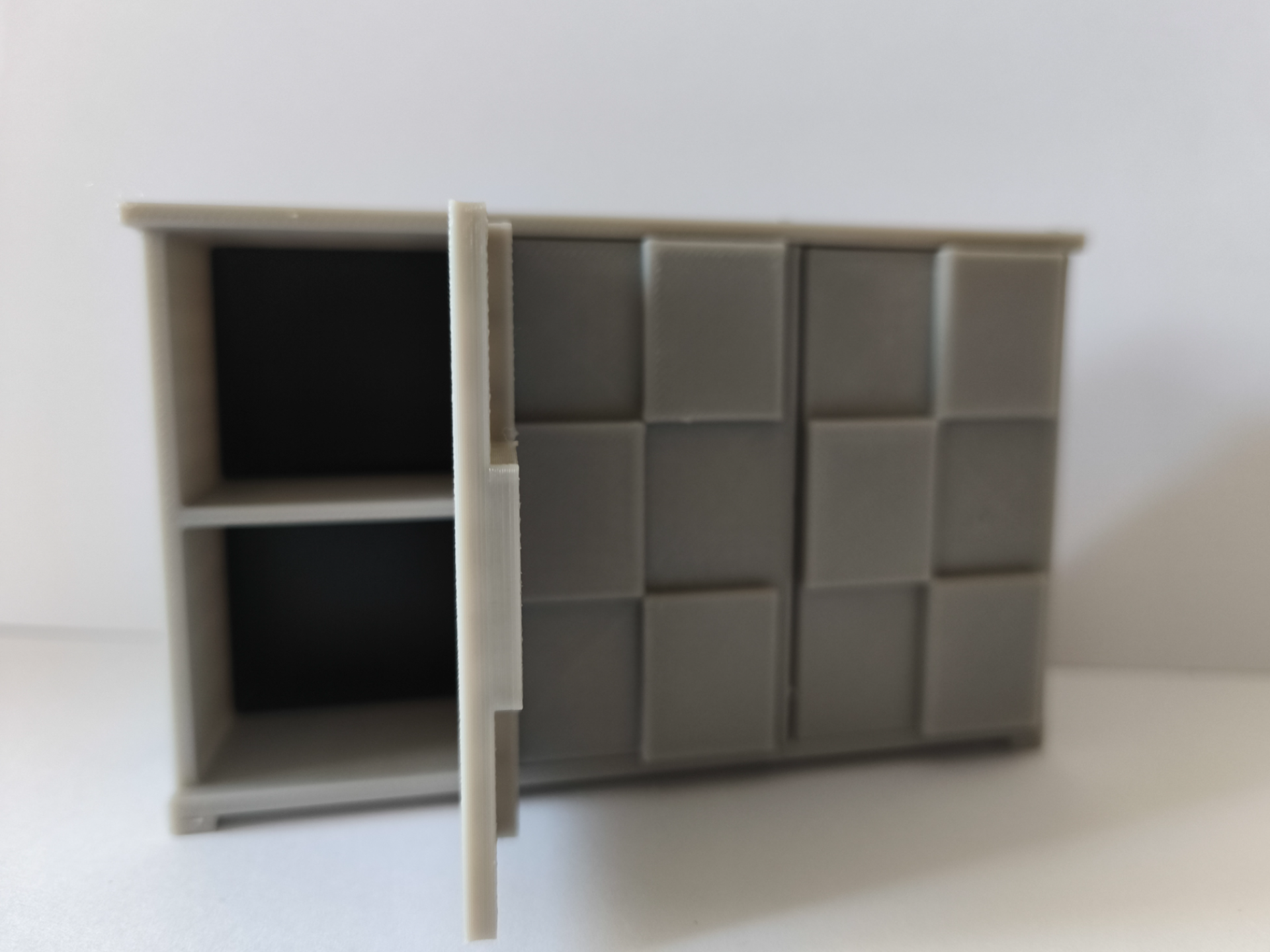 Miniature dollhouse dresser