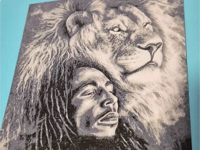 Bob Marley / Löwe Hueforge