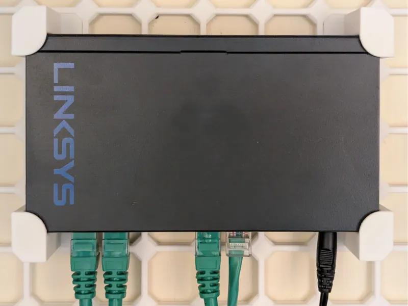 openGrid mount for Linksys LGS108 switch