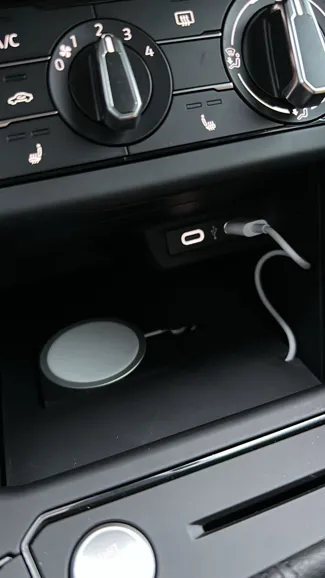 VW Volkswagen Polo Magsafe Wireless Charger