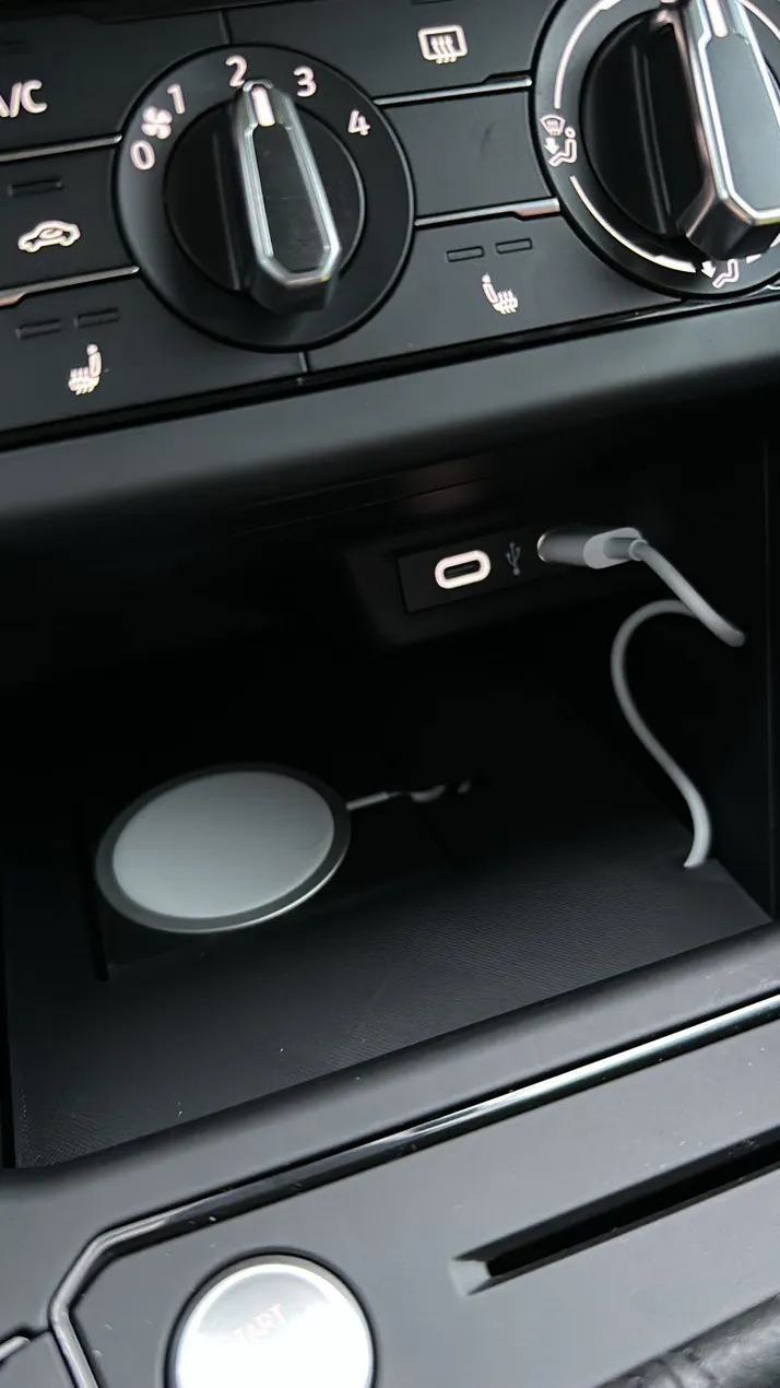 VW Volkswagen Polo Magsafe Wireless Charger