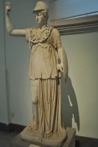 Statue d'Athéna Promachos — réplique de musée — photo 6