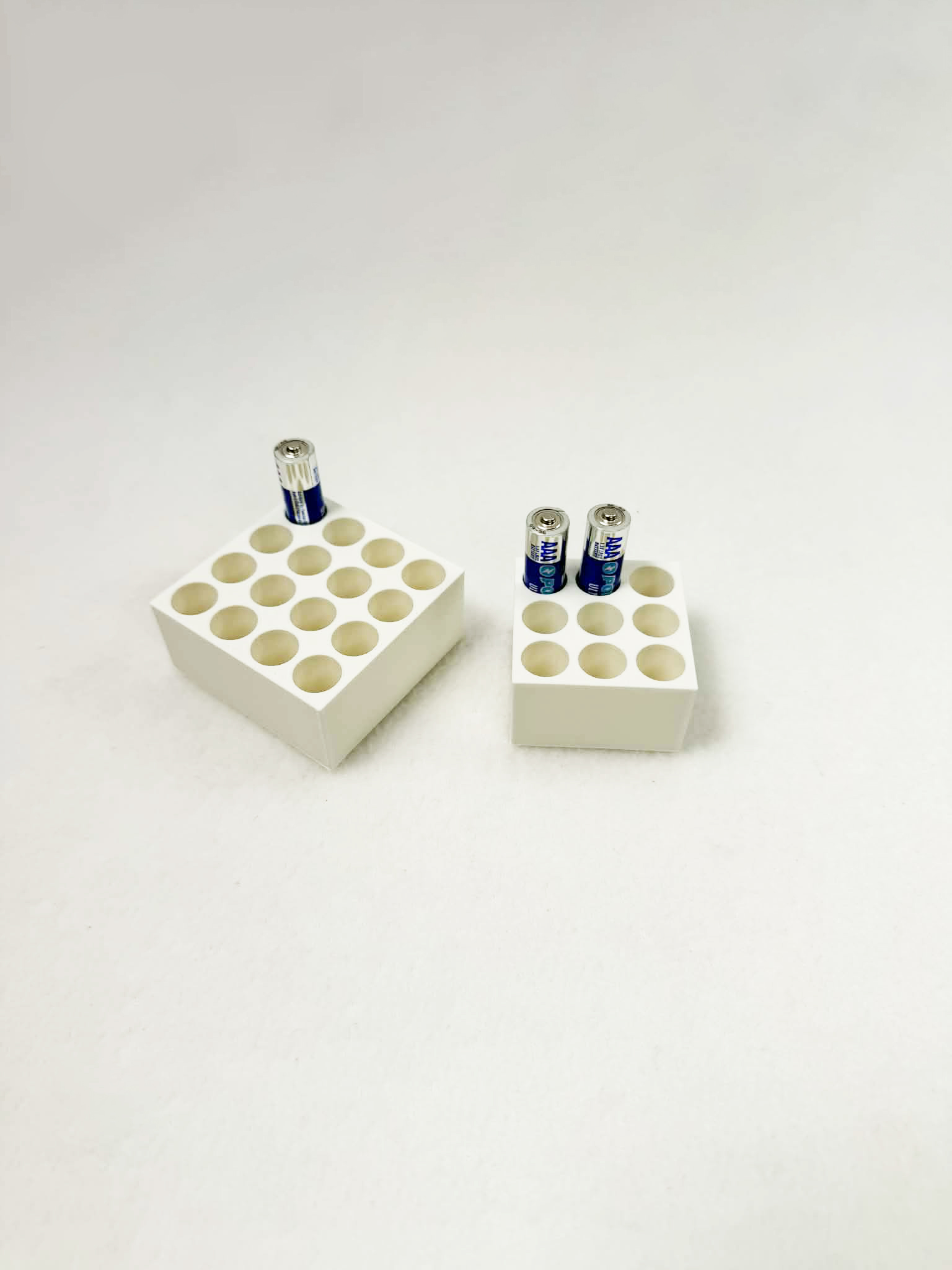 Miniatura 1 do modelo 3D Customizable battery box (Parametric)