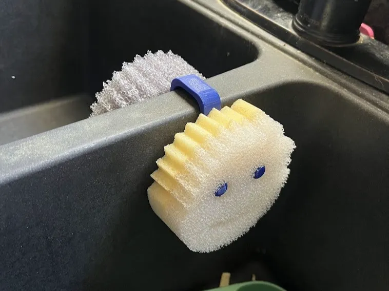 Minimalist Dual Scrub Daddy Holder for Split Sink