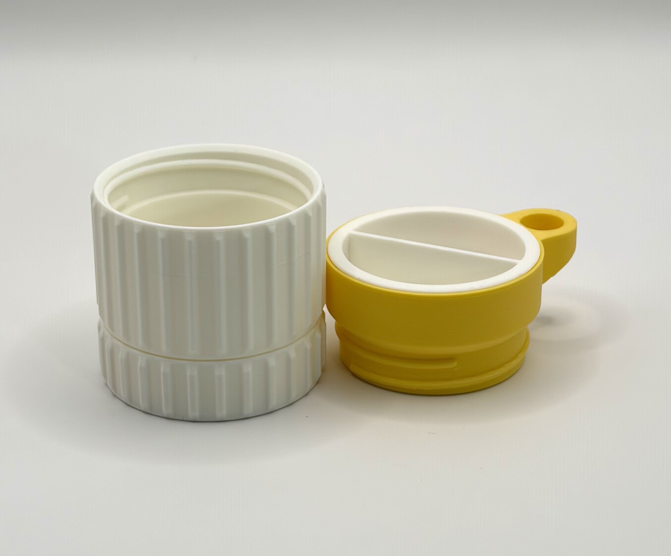 Miniatura 1 do modelo 3D Parametric Stackable Capsule Containers