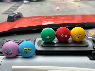 Mayday five-color ball split model 6cm size, fixed face layer lines
