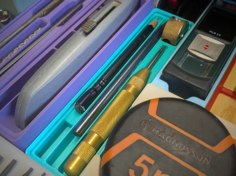 Centre punch and M+R sharpener gridfinity bin