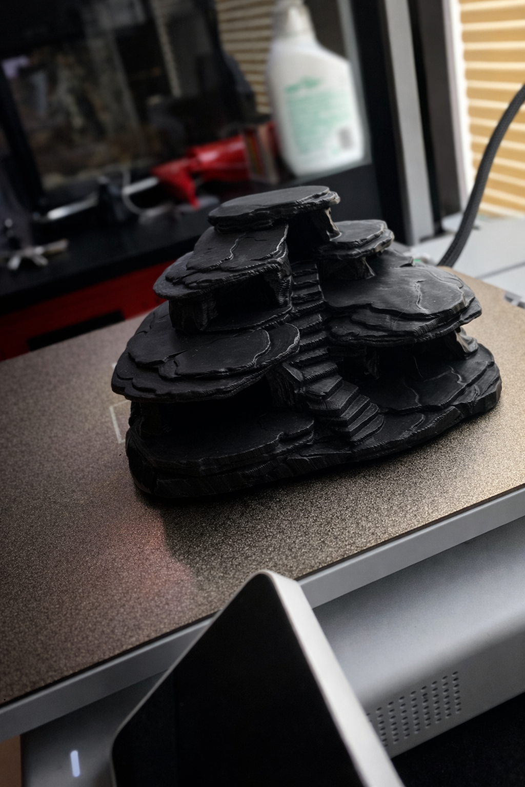 Miniatura 3 do modelo 3D Slate rock cave hide 