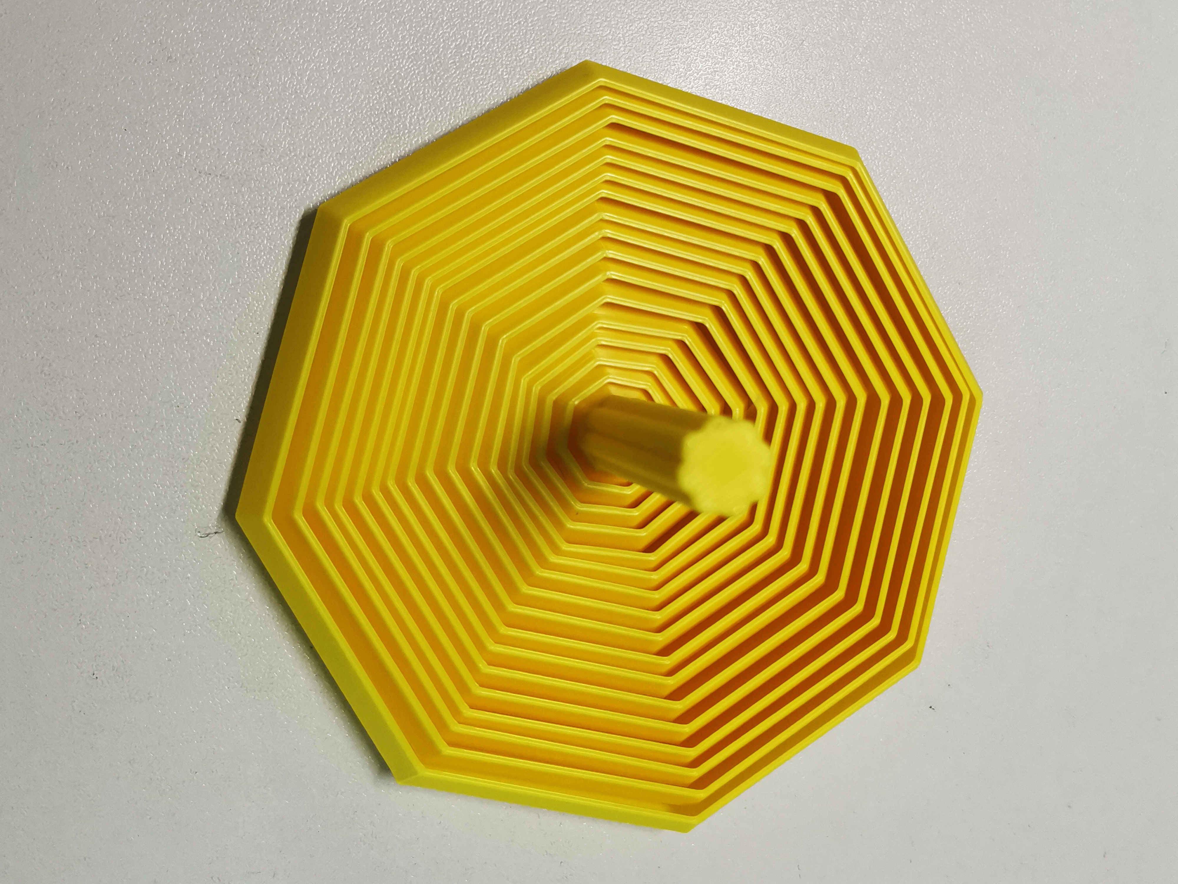 Miniatura 4 do modelo 3D 8八边形螺旋转解压魔性玩具指尖陀螺 (一体打印，无支撑）