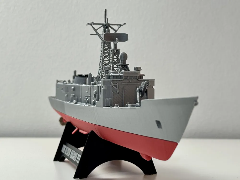 USS Perry-class Guided Missile Frigate 1/350 Scale - Free 3D Print