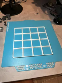 Plaque de base Gridfinity 4x4 pour bureau — photo 3