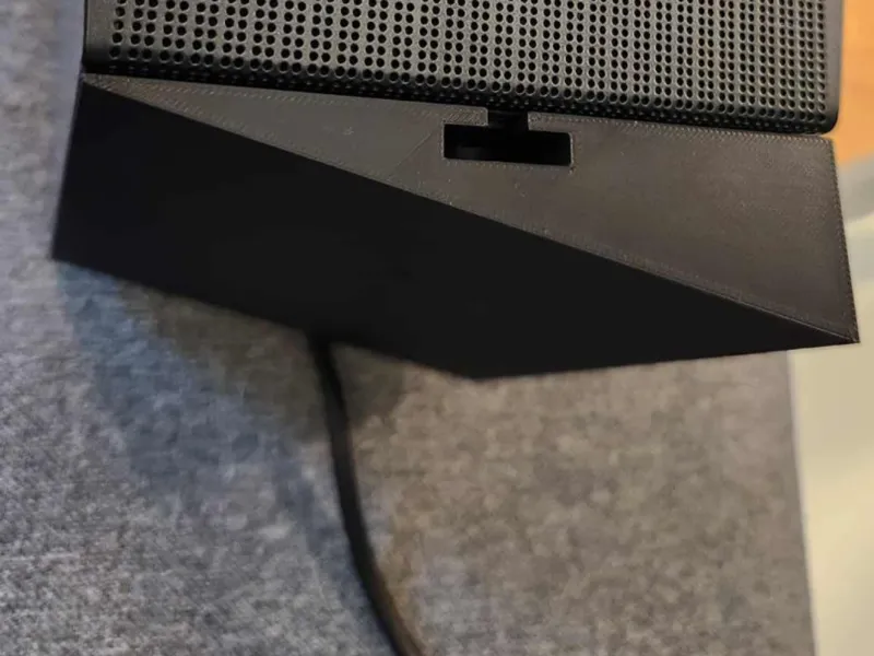 Speaker hanger