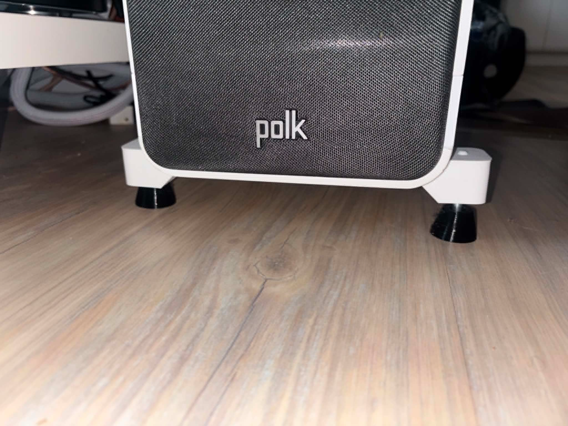 Polk Signature elite ES50 adjustable legs.