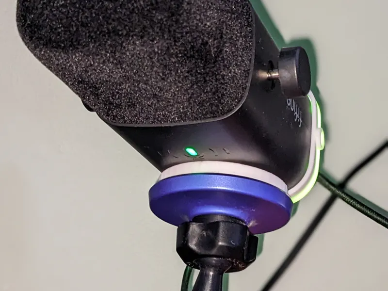Fifine AM8 Microphone MagSafe Dock