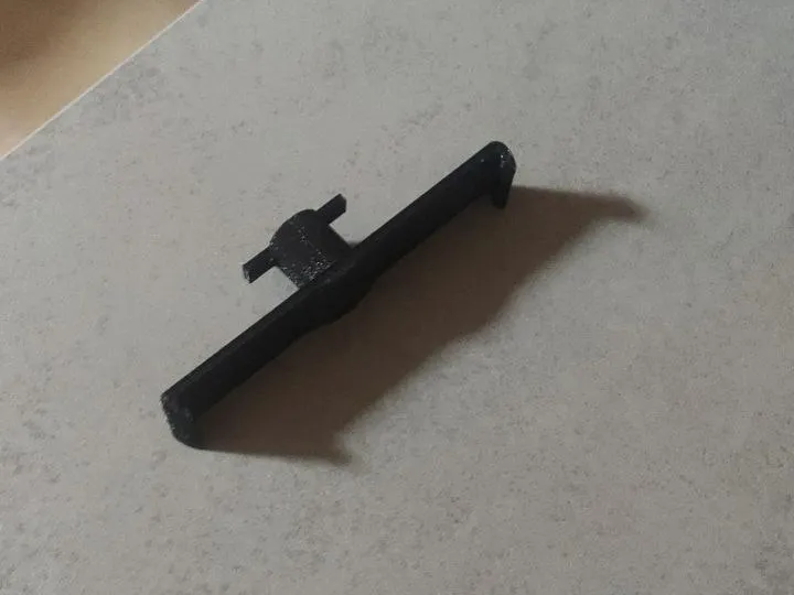 AUDI hexagon grill plate support attachment