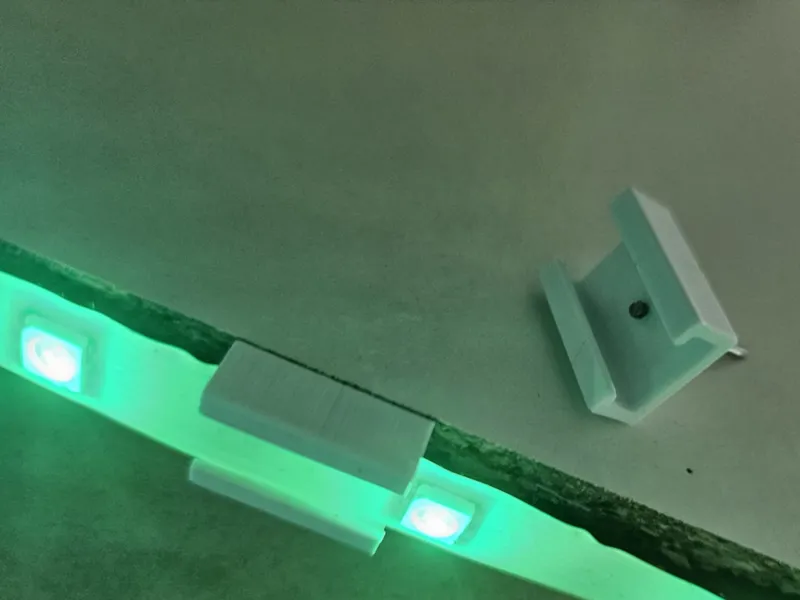 support bandeau led à clouer ou coller