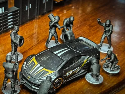 1:64 Scale Pit Crew 8 Man Strong
