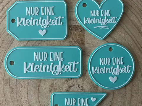 Letrero o emblema decorativo: Nur eine Kleinigkeit – Geschenkanhänger — referencia de MakerWorld