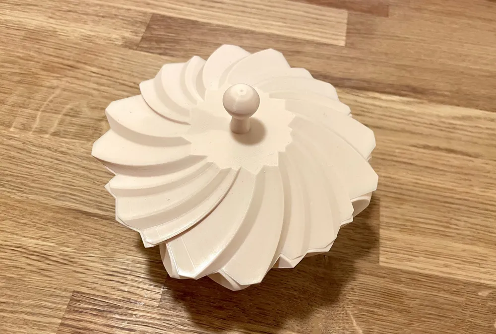 Decorative swirl bowl with lid - Free 3D Print Model - MakerWorld