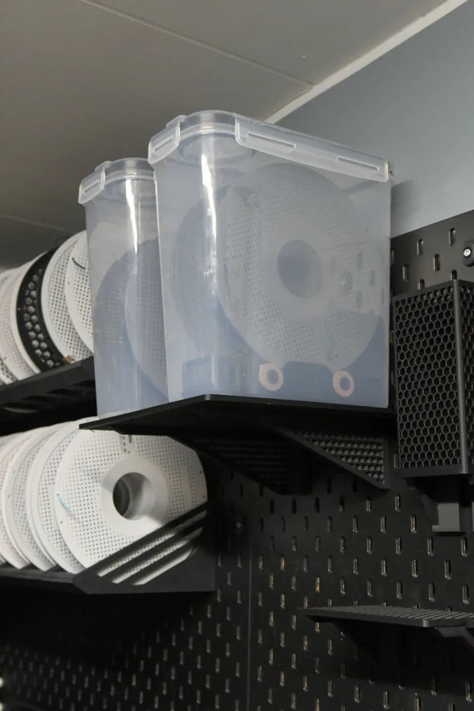 Modular and Customizable Shelf for Ikea Skadis view 3