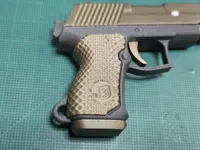 [Extras] Textured grips