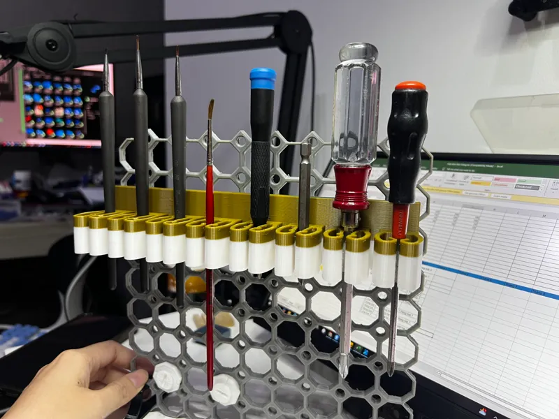 [Wroom] Multiboard Screwdriver & Brush holder