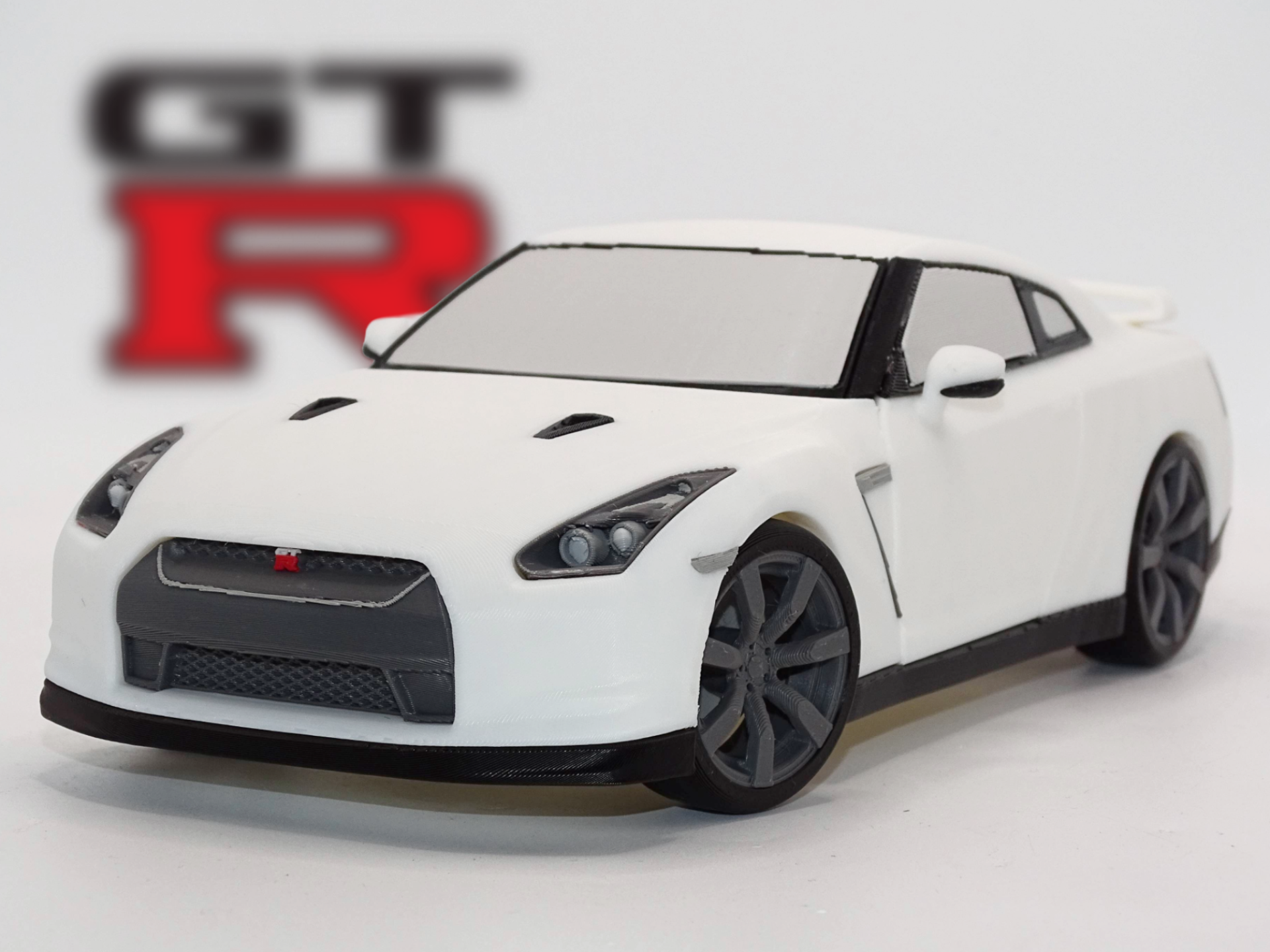 Nissan GT-R R35 w/ Steering 1:19