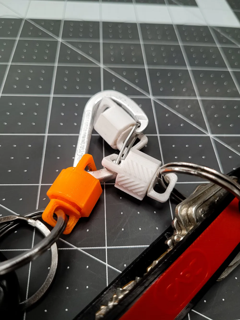 Rotating Swivel Keychain 360 - Free 3D Print Model - MakerWorld