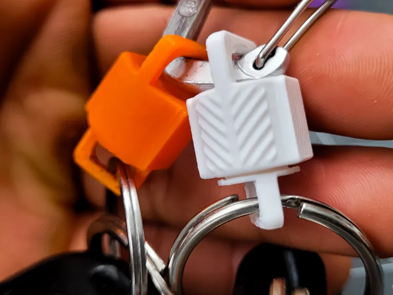 Rotating Swivel Keychain 360