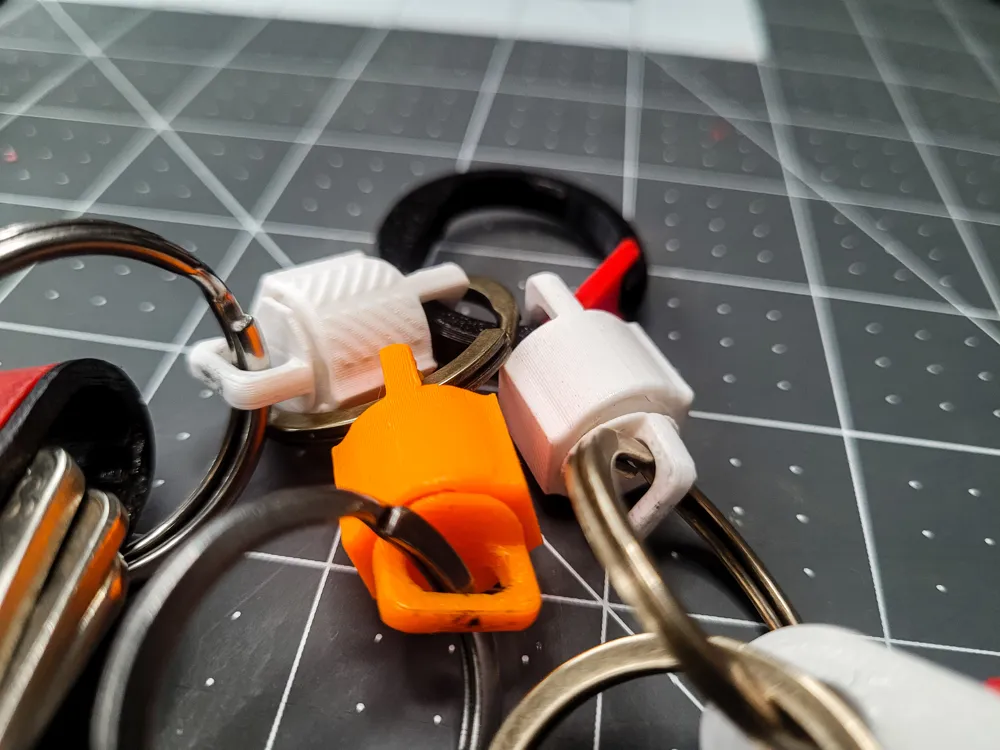 Rotating Swivel Keychain 360 - Free 3D Print Model - MakerWorld