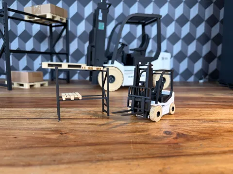 Escenografía en miniatura: Gabelstapler 1:30 - Scale Diorama — referencia de MakerWorld