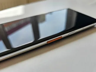 Google Pixel 7 Pro Volume Button