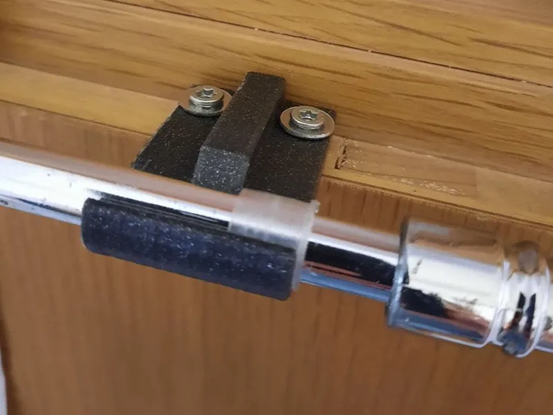 Halterung Halter Vorhang bzw. Vorhangstange Türe