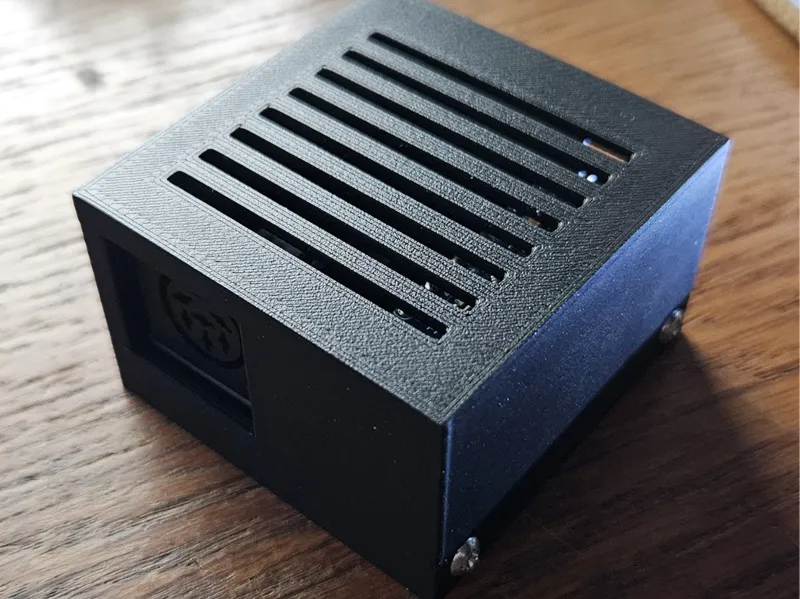 Box for xum1541 rev1.3 by Bjorn Hutmacher