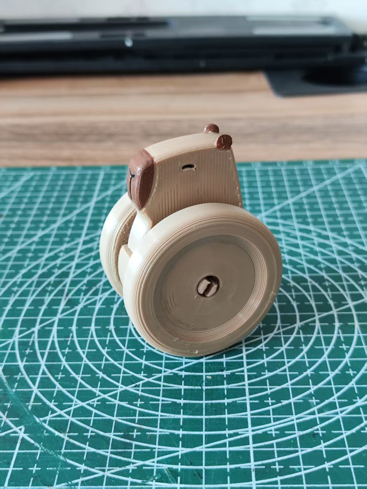 Miniatura 1 do modelo 3D 卡皮巴拉滚轮不倒翁