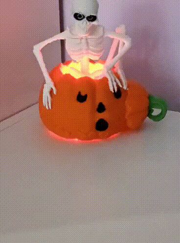 Calabaza con esqueleto