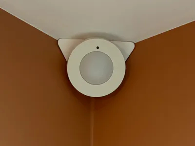 Ikea Myggspray corner mount
