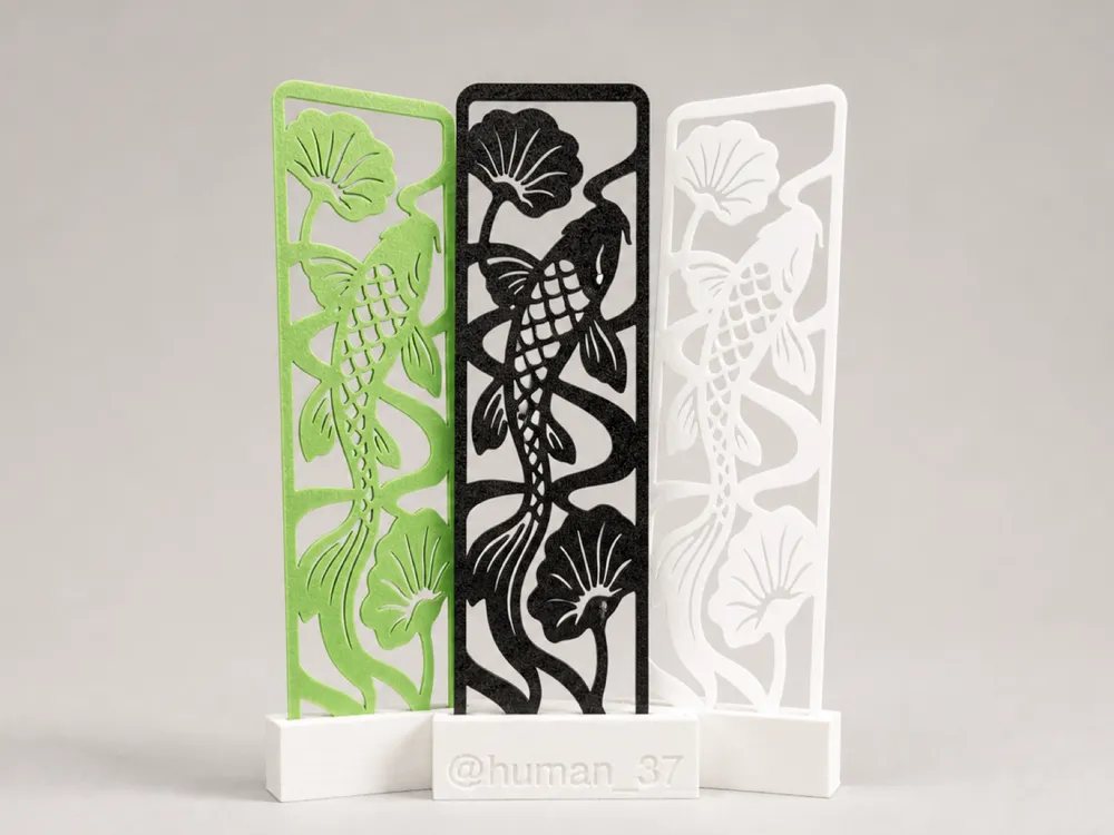 Accesorio de lectura: Koi and Lotus Bookmark | One-Color Print. Referencia del modelo original.
