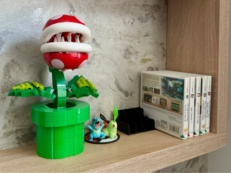 Nintendo 3DS Game Case Holder for Clean Display