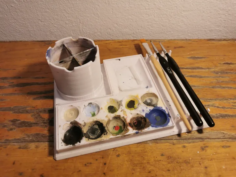 Malbrett / Pinselhalter / Farbpalette