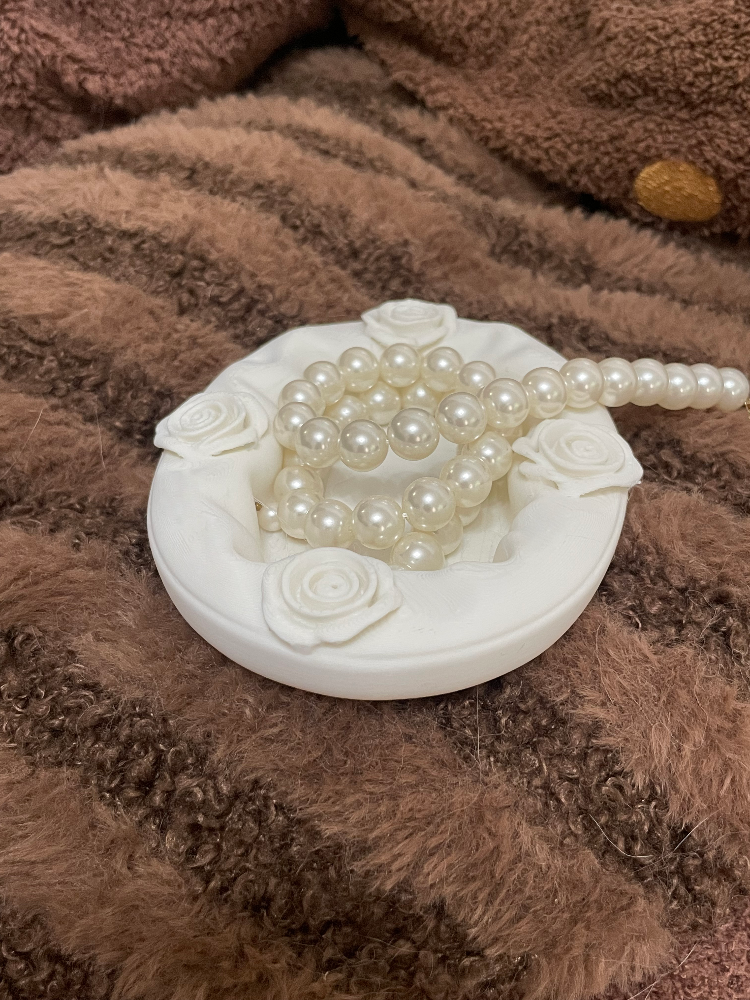 Miniatura 2 do modelo 3D 美丽的花朵首饰盘