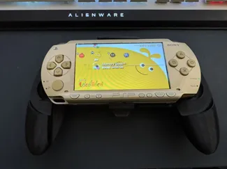 怀旧掌机PSP1000手柄握把