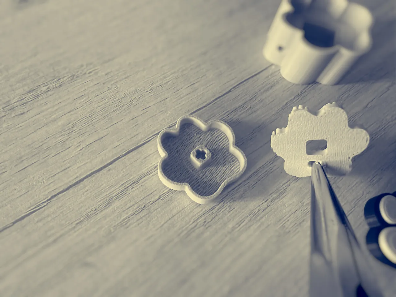 Clicky Paw Keychain view 3