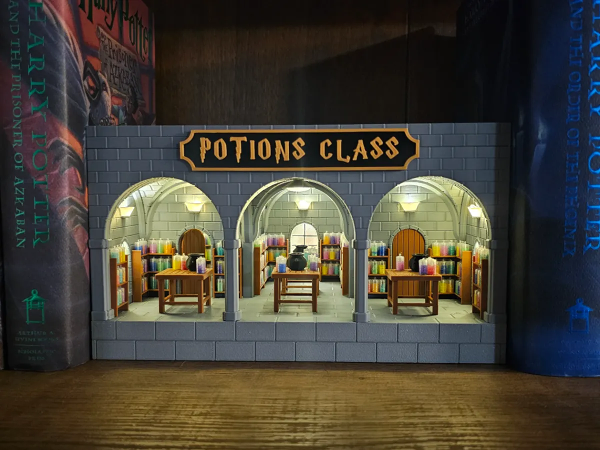 Harry Potter Potions Class Book Nook by Nooks4Books MakerWorld: Download Free 3D Models - 3D model önizlemesi