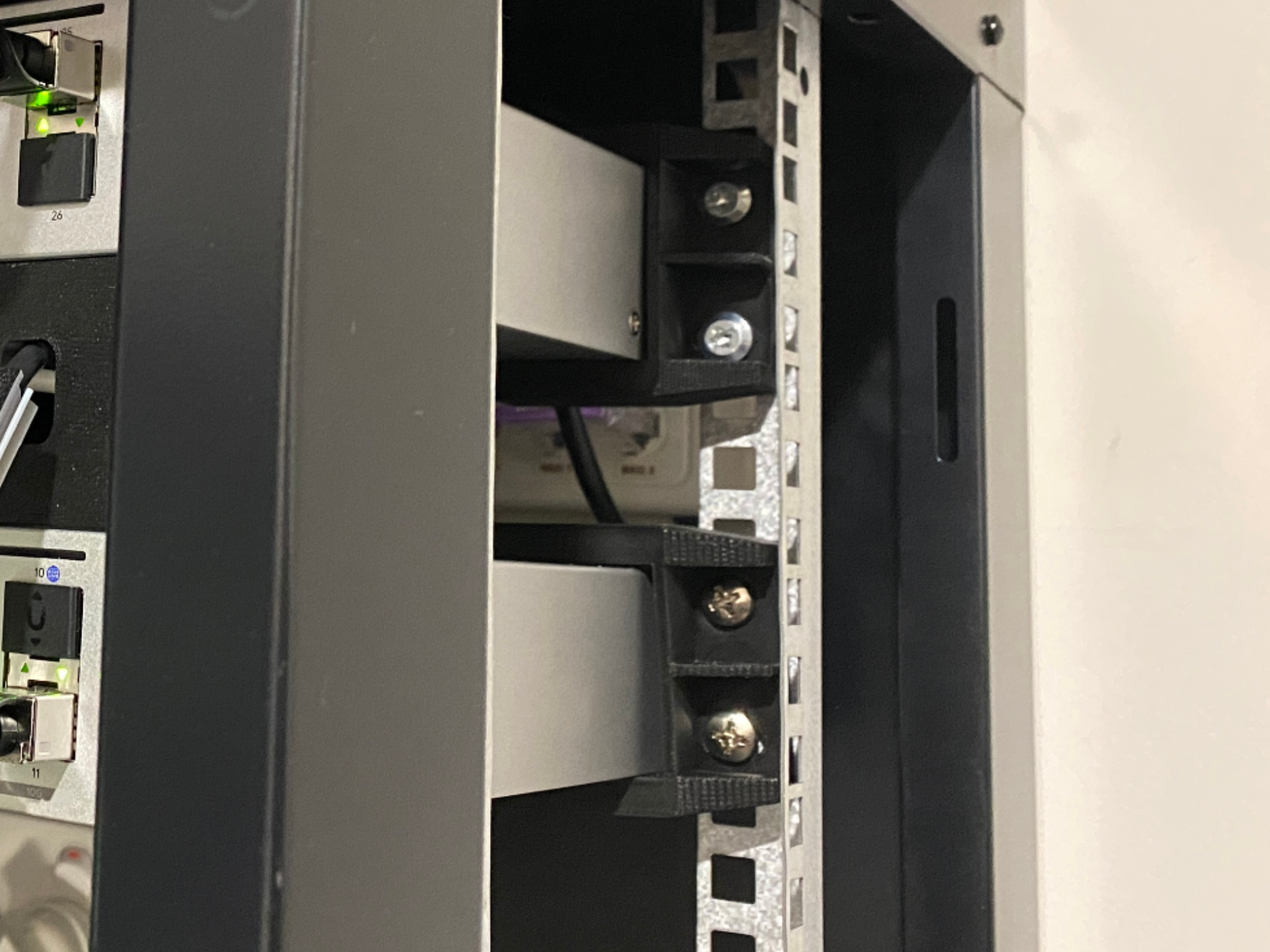 1RU Heavy Equipment Server Rack Support Bracket