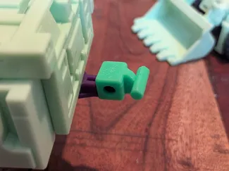 Studio Series 86 Long Haul / Devastator Tow hook