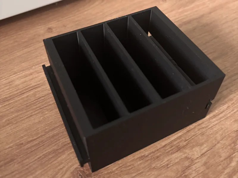 connectable dual-tip markers holder