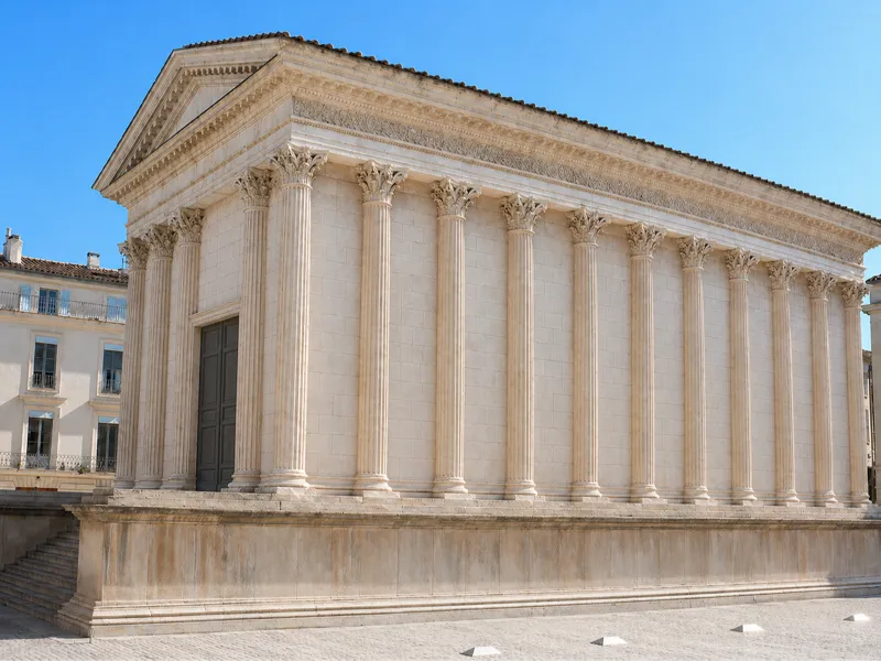 Maison carré de Nîmes temple romain 